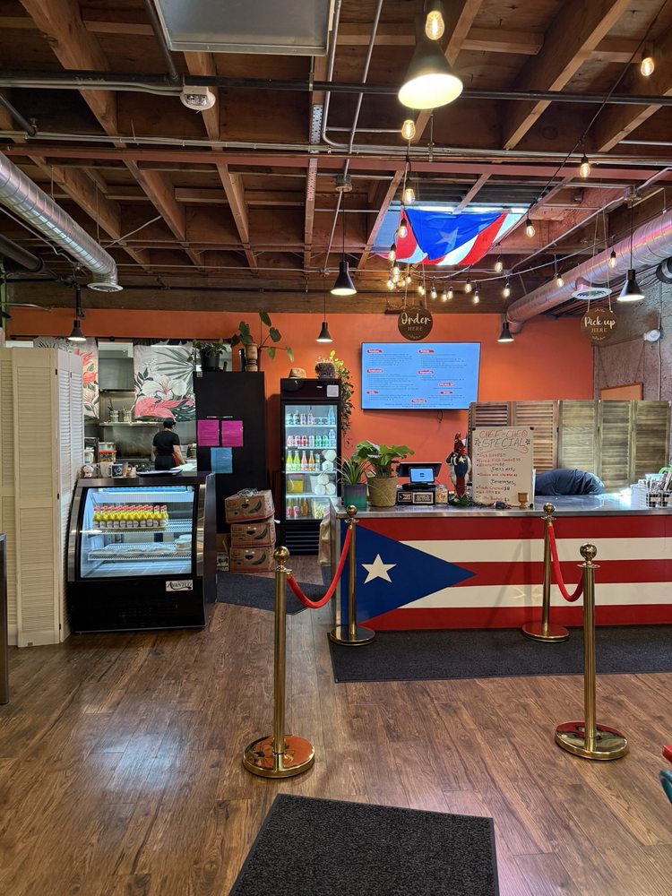 La Perla | Puerto Rican Restaurant in Castro Valley CA